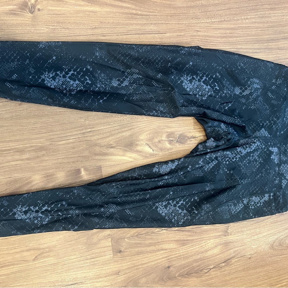Black Snake Print Leggings